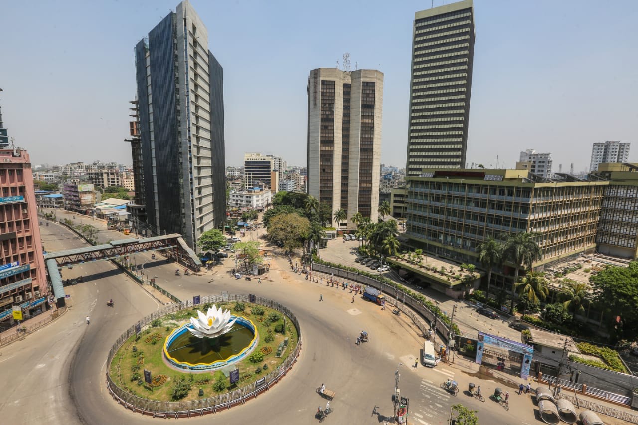 Reducing Dhaka traffic by expanding the city